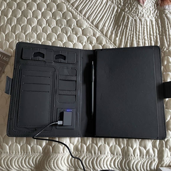 Arlington Wireless Charging Portfolio PP8110 - Picture 10 of 11